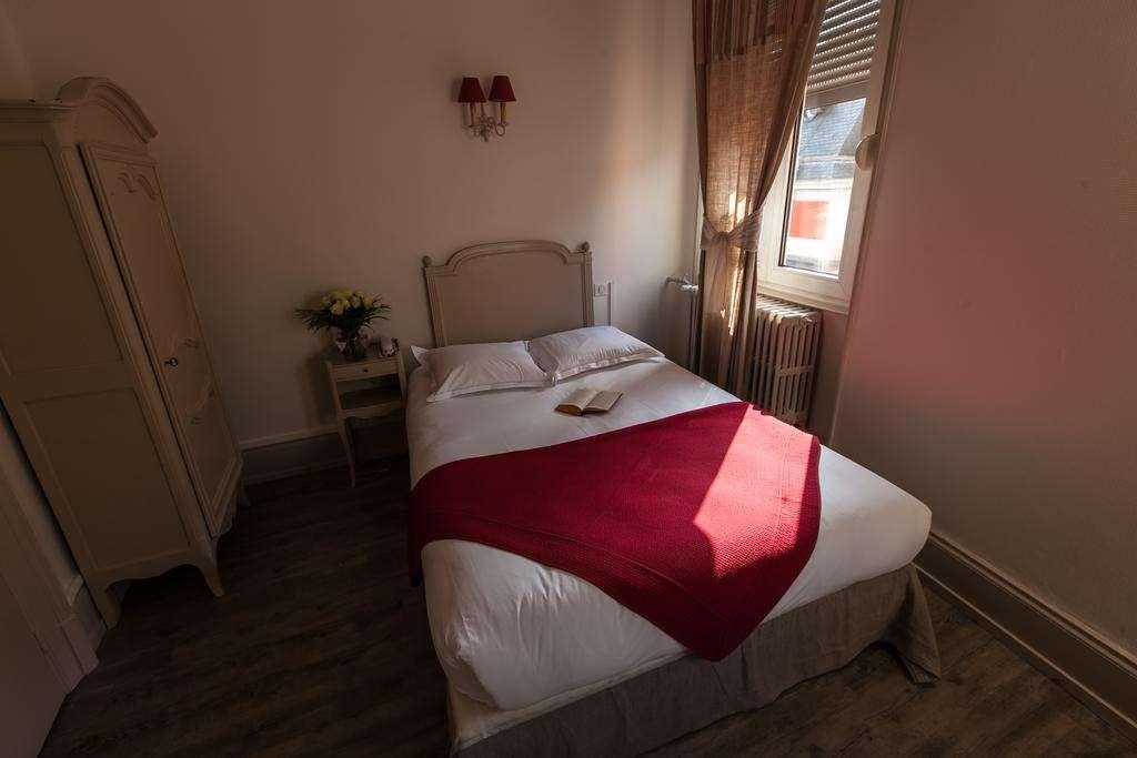 Brit Hotel Bristol Montbéliard Centre Kamer foto