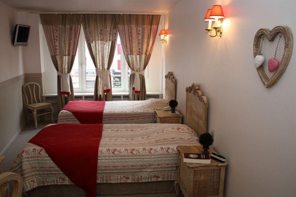 Brit Hotel Bristol Montbéliard Centre Buitenkant foto